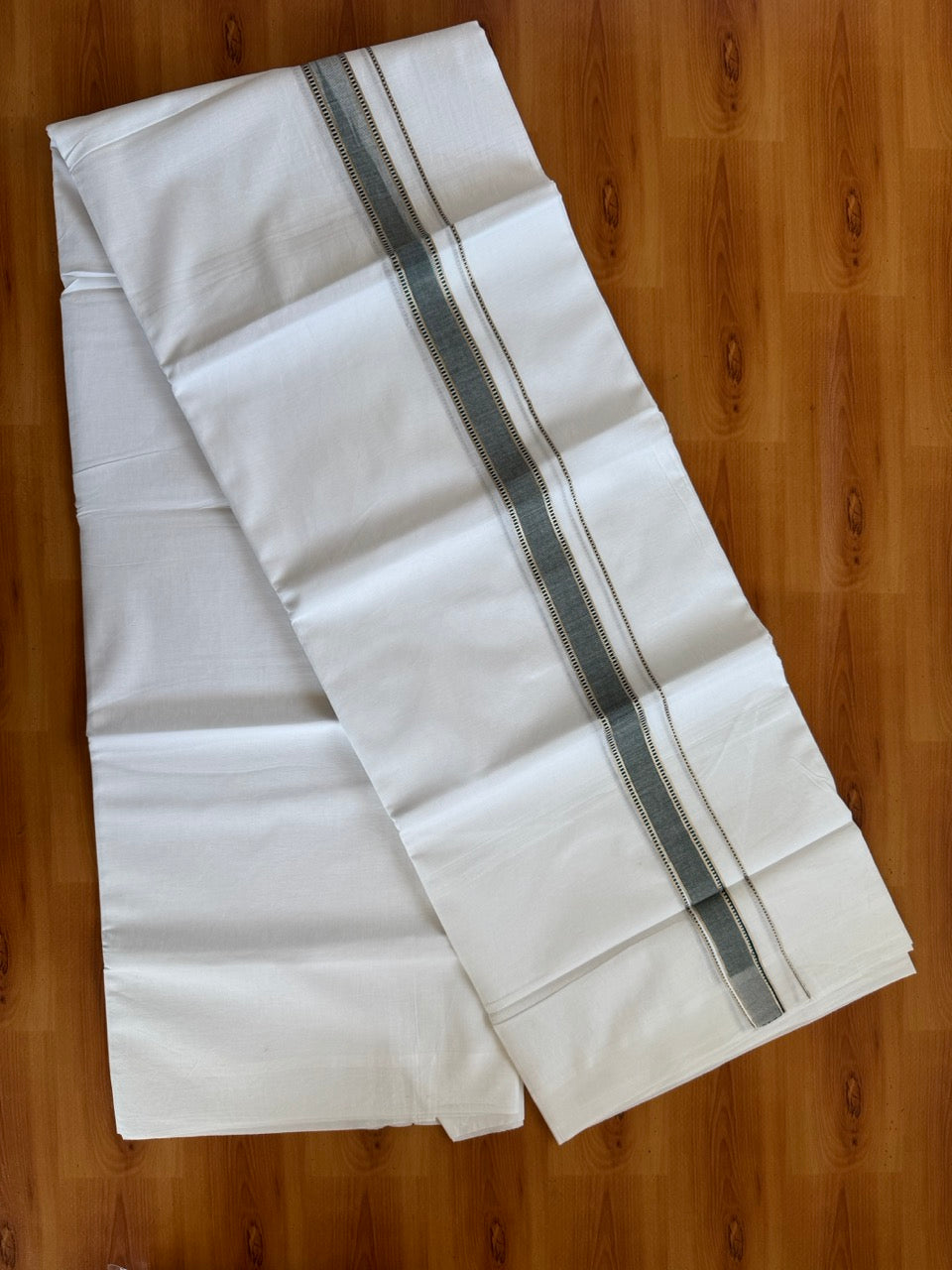 Double Pure White Mundu/Dhoti - 20% Discount !! KaithariKada Balaramapuram 100% Cotton - 100x80 - 1 Inch Puliyilakkara Silver Kasav & Green Striped Chutty Kara 3.90 mtr (8 muzham) - 4 KK5504 VAS