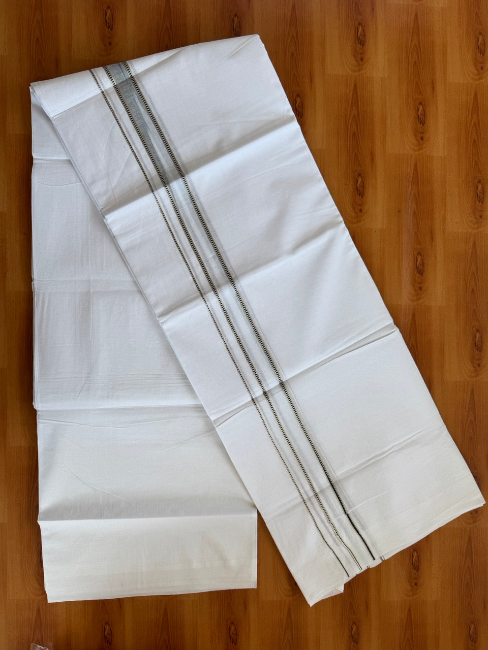 Double Pure White Mundu/Dhoti - 20% Discount !! KaithariKada Balaramapuram 100% Cotton - 100x80 - 1 Inch Puliyilakkara Silver Kasav & Green Striped Chutty Kara 3.90 mtr (8 muzham) - 4 KK5504 VAS
