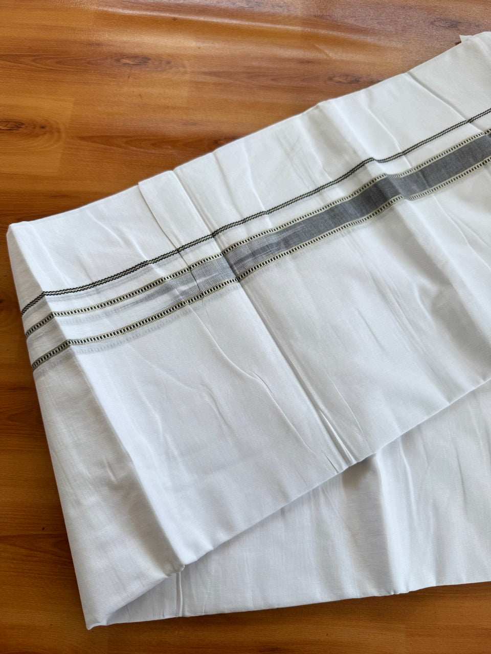 Double Pure White Mundu/Dhoti - 20% Discount !! KaithariKada Balaramapuram 100% Cotton - 100x80 - 1 Inch Puliyilakkara Silver Kasav & Black Striped Chutty Kara 3.90 mtr (8 muzham) - 5 KK5504 VAS