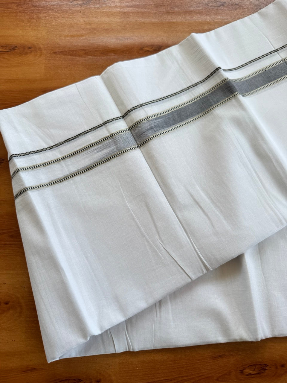 Double Pure White Mundu/Dhoti - 20% Discount !! KaithariKada Balaramapuram 100% Cotton - 100x80 - 1 Inch Puliyilakkara Silver Kasav & Black Striped Chutty Kara 3.90 mtr (8 muzham) - 9 KK5504 VAS