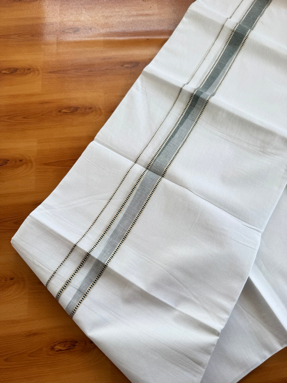 Double Pure White Mundu/Dhoti - 20% Discount !! KaithariKada Balaramapuram 100% Cotton - 100x80 - 1 Inch Puliyilakkara Silver Kasav & Green Striped Chutty Kara 3.90 mtr (8 muzham) - 10 KK5504 VAS