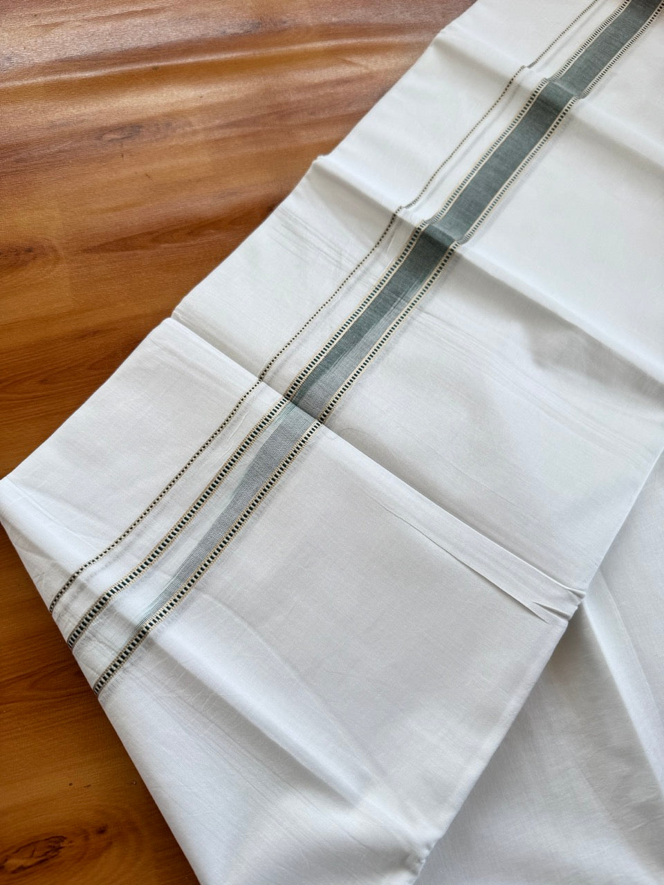 Double Pure White Mundu/Dhoti - 20% Discount !! KaithariKada Balaramapuram 100% Cotton - 100x80 - 1 Inch Puliyilakkara Silver Kasav & Green Striped Chutty Kara 3.90 mtr (8 muzham) - 12 KK5504 VAS