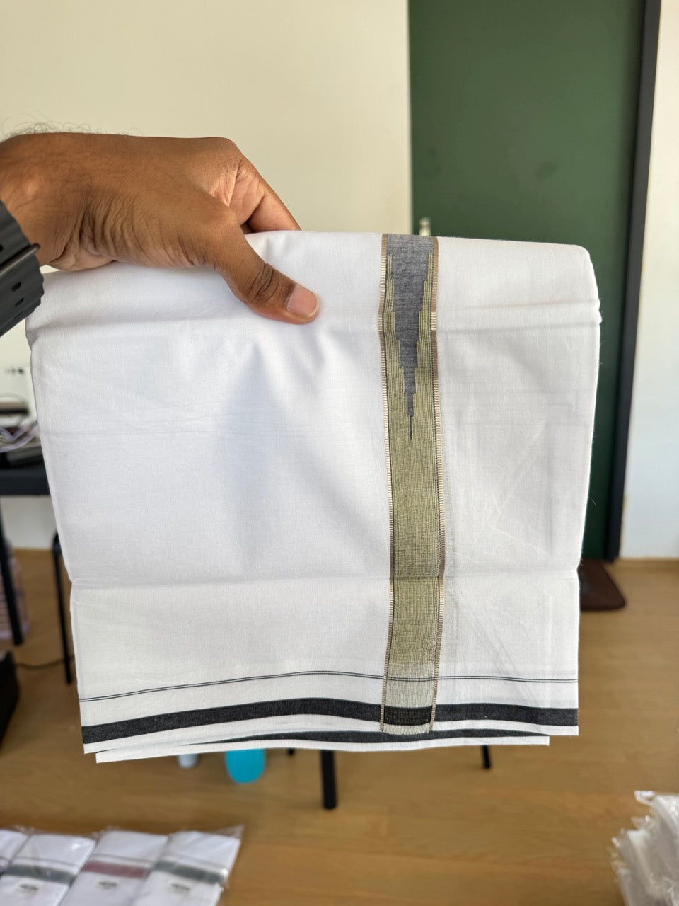 Double Pure White Mundu/Dhoti - 20% Discount !! KaithariKada Balaramapuram 100% Cotton - 100x80 - 1 inch Olive Green Shaded & Black Silver Kasav Chutty Kara 3.80 mtr (8 muzham) - 13 KK5505 VAS