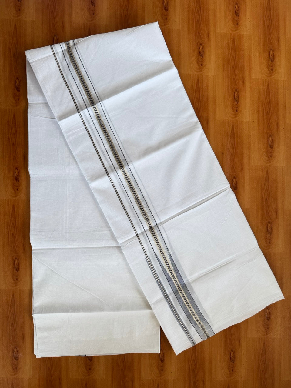 Double Pure White Mundu/Dhoti - 20% Discount !! KaithariKada Balaramapuram 100% Cotton - 100x80 - 1 inch Puliyilakkara Silver Kasav & Navy Blue Shaded Double Chutty Kara 3.90 mtr (8 muzham) - 18 KK5505 VAS
