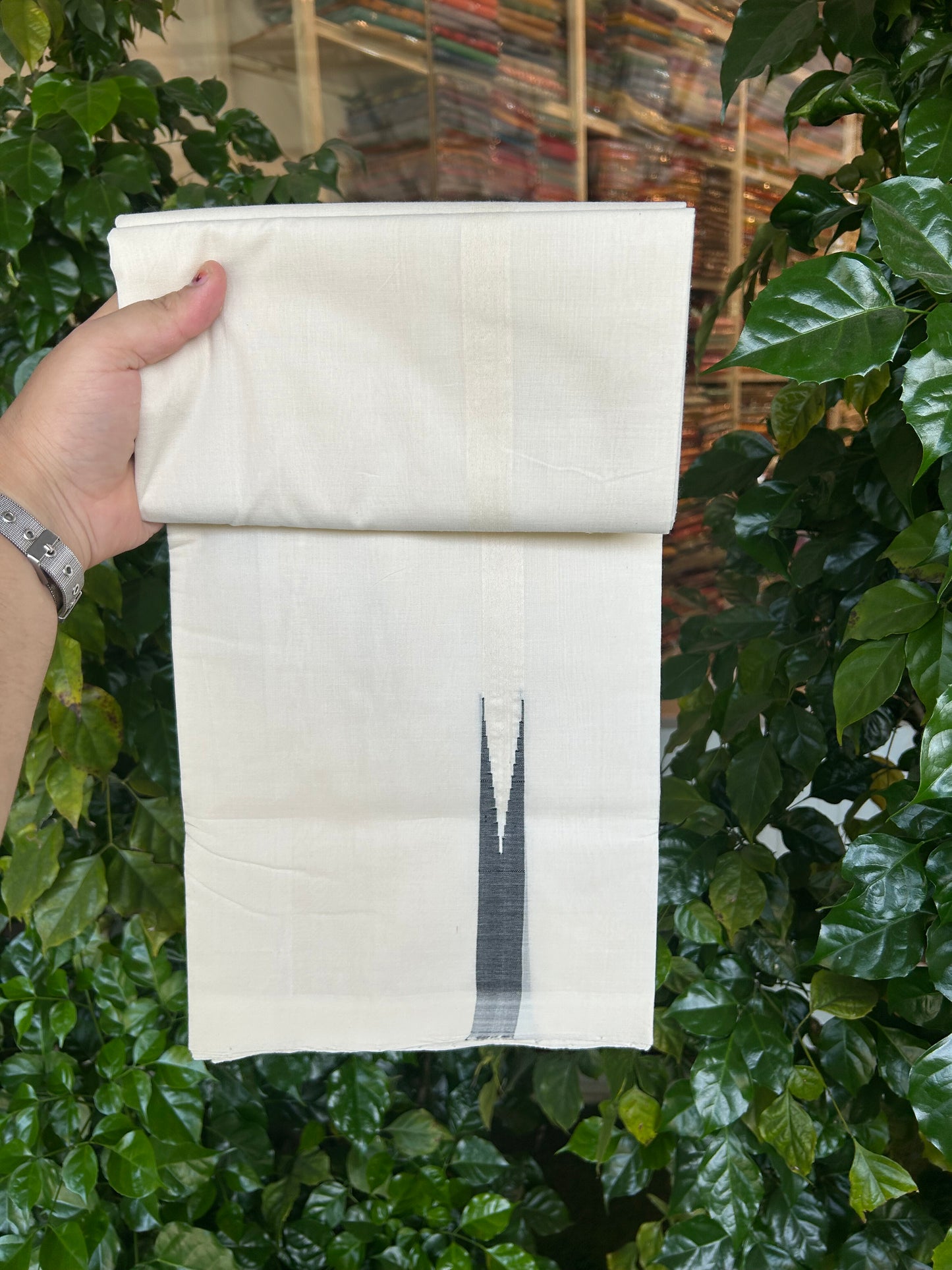 25% Discount!! KaithariKada Handloom Unakkupaav - Kerala Handloom - 100% Pure Cotton Off White - (Unbleached) Double Mundu/Dothi - 100x80 - 2 cm Black Chutty Kara 3.80 mtr (8 muzham) - 13 KK5353 REA