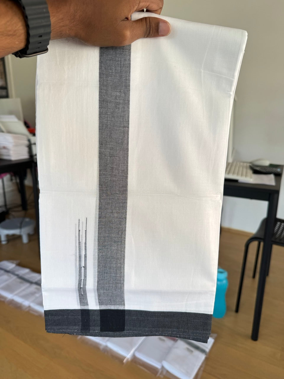Pure White Double Mundu/Dhoti - 20% Discount ! Kaitharikada Balaramapuram 100% Cotton - 100x80 - 1.5 inch Puliyilakkara Black Chutty Kara  3.90 mtr (8 muzham) - 4 KK5505 VAS