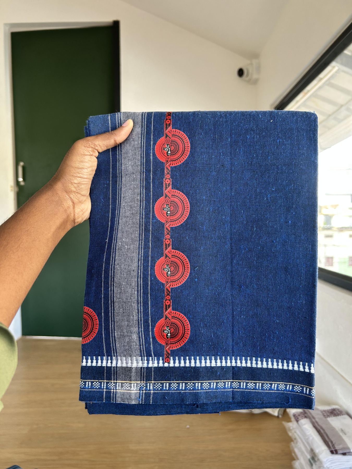 Single Kaily / Lungi - Mixed Cotton - 40s twisted - Theyyam Design Printed Kuppadam 2 inch White Stripes Kara with Dark Blue Colour Body (2 meter / 4 muzham) - 6 KK5423 GAN