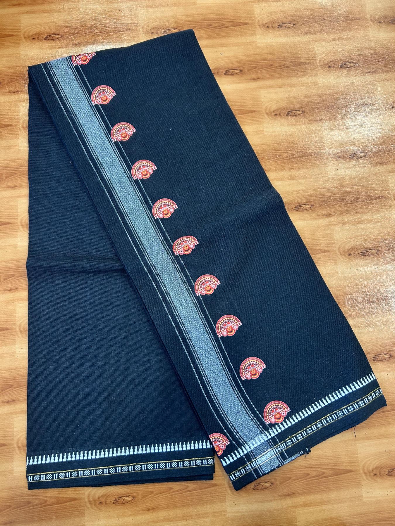 Single Kaily / Lungi - Mixed Cotton - 40s twisted - Theyyam Design Printed Kuppadam 2 inch White Stripes Kara with Black Colour Body (2 meter / 4 muzham) - 3 KK5423 GAN