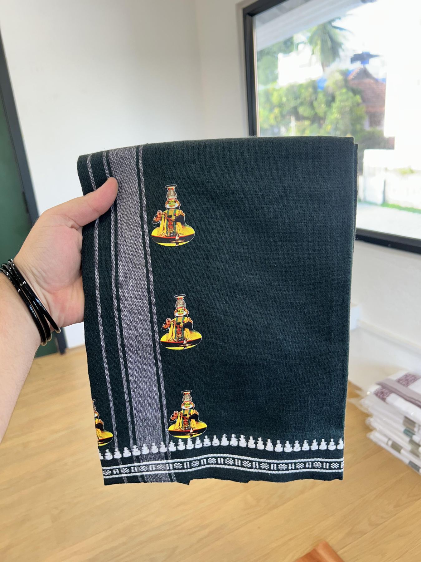 Single Kaily / Lungi - Mixed Cotton - 40s twisted - Kathakali Design Printed Kuppadam 1.75 inch White Stripes Kara with Dark Green + Black Colour Body (2 meter / 4 muzham) - 24 KK5423 GAN