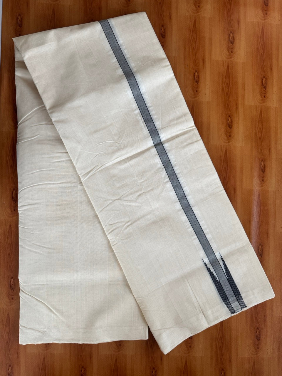 Double Off White (Unbleached) Mundu/Dhoti - 25% Discount!! KaithariKada Handloom Millpaav - 100% Pure Cotton - 80x90 - 1.25 inch Puliyilakkara Black Chutty 4 meter (8.5 muzham) - 9 KK5507 RAM