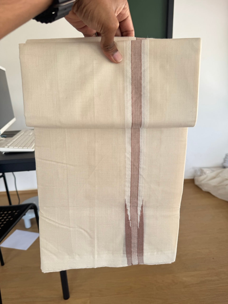 Double Off White (Unbleached) Mundu/Dhoti - 25% Discount!! KaithariKada Handloom Millpaav - 100% Pure Cotton - 80x90 - 1.25 inch Puliyilakkara Brown Chutty 4 meter (8.5 muzham) - 8 KK5507 RAM