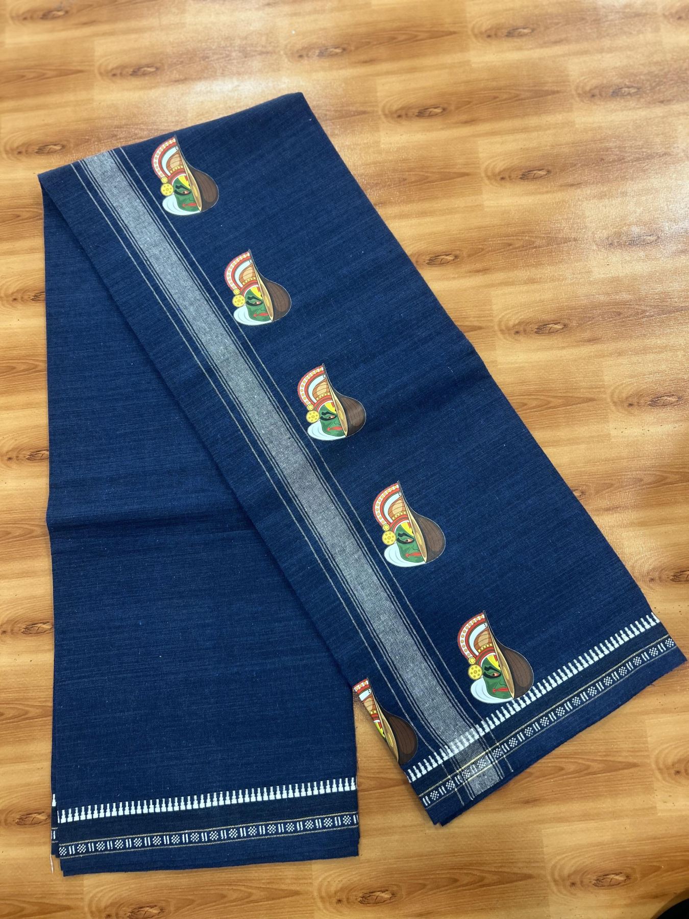 Single Kaily / Lungi - Mixed Cotton - 40s twisted - Kathakali Design Printed Kuppadam 1.75 inch White Stripes Kara with Jeans Blue Colour Body (2 meter / 4 muzham) - 18 KK5423 GAN