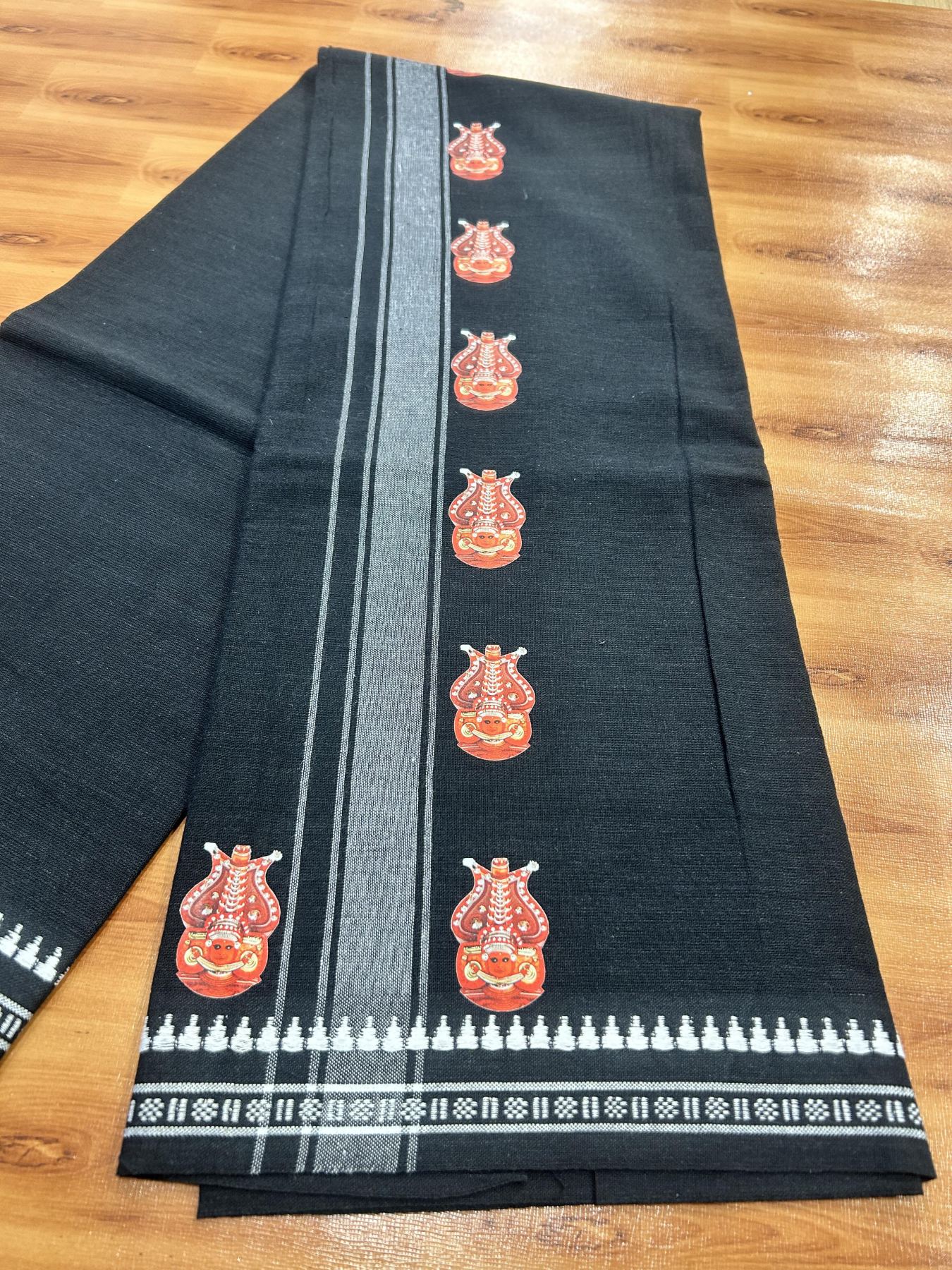 Single Kaily / Lungi - Mixed Cotton - 40s twisted - Theyyam Design Printed Kuppadam 2 inch White Stripes Kara with Black Colour Body (2 meter / 4 muzham) - 2 KK5423 GAN