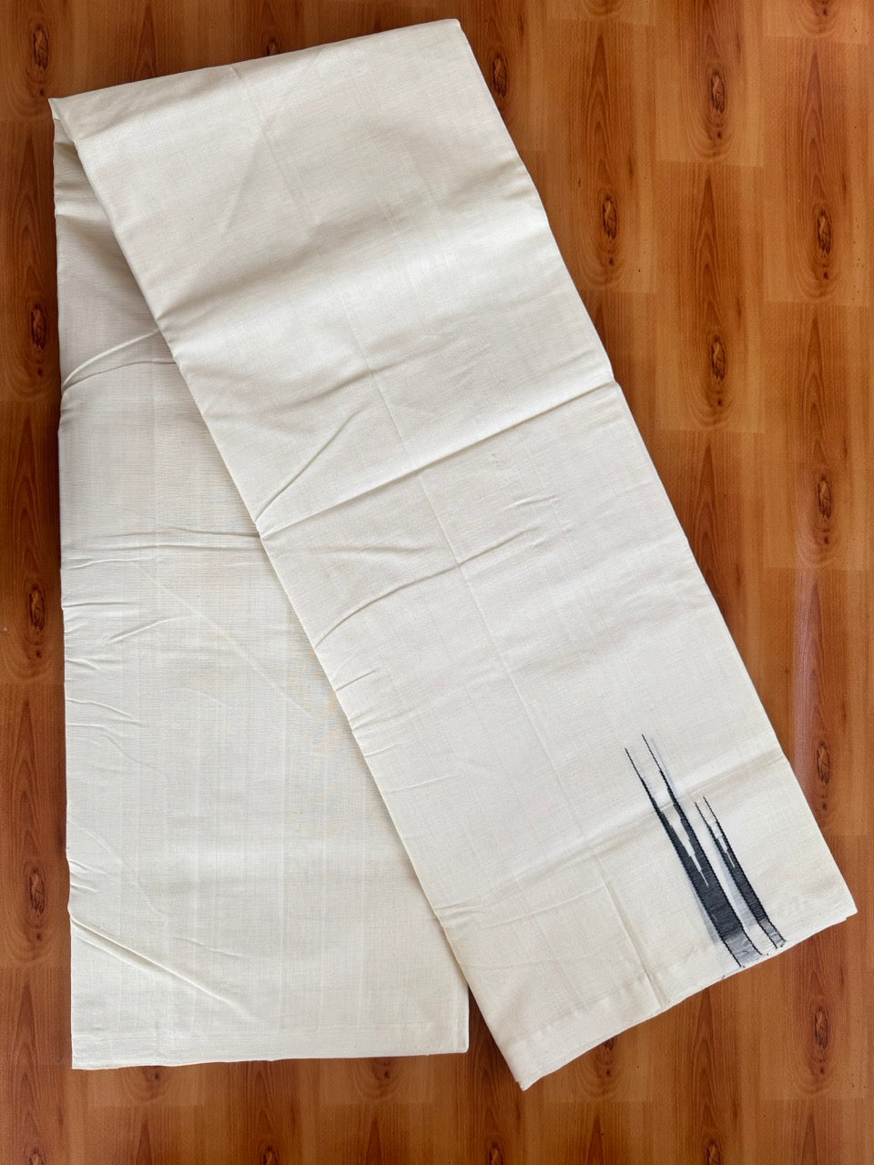 Double Off White (Unbleached) Mundu/Dhoti - 25% Discount!! KaithariKada Handloom Millpaav - 100% Pure Cotton - 80x90 - 0.75 inch Puliyilakkara Black Double Chutty 4 meter (8.5 muzham) - 12 KK5507 RAM