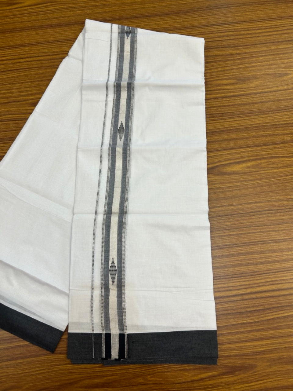 20% Discount ! Kaitharikada Balaramapuram 100% Cotton Pure White Double Mundu/Dothi - 100x80 - 1.5 inch Black & Silver Kasav Design Kara 3.90 mtr (8 muzham) - 34 KK5285 VAS