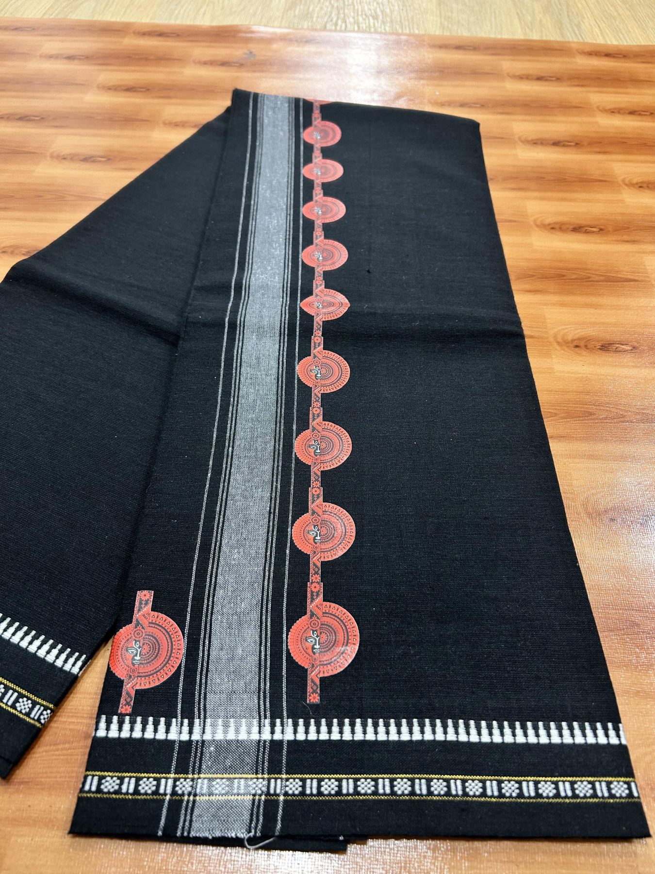 Single Kaily / Lungi - Mixed Cotton - 40s twisted - Theyyam Design Printed Kuppadam 2 inch White Stripes Kara with Black Colour Body (2 meter / 4 muzham) - 1 KK5423 GAN