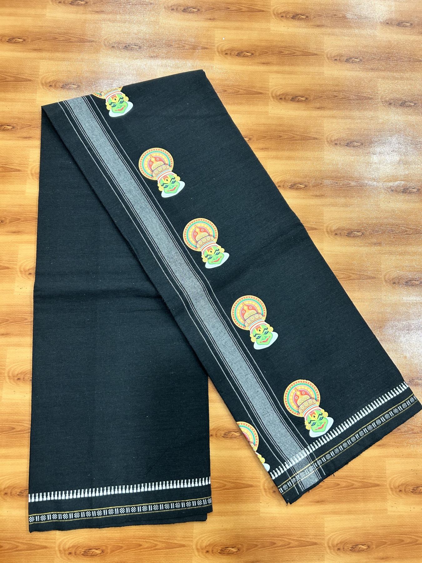 Single Kaily / Lungi - Mixed Cotton - 40s twisted - Kathakali Design Printed Kuppadam 1.75 inch White Stripes Kara with Black Colour Body (2 meter / 4 muzham) - 17 KK5423 GAN