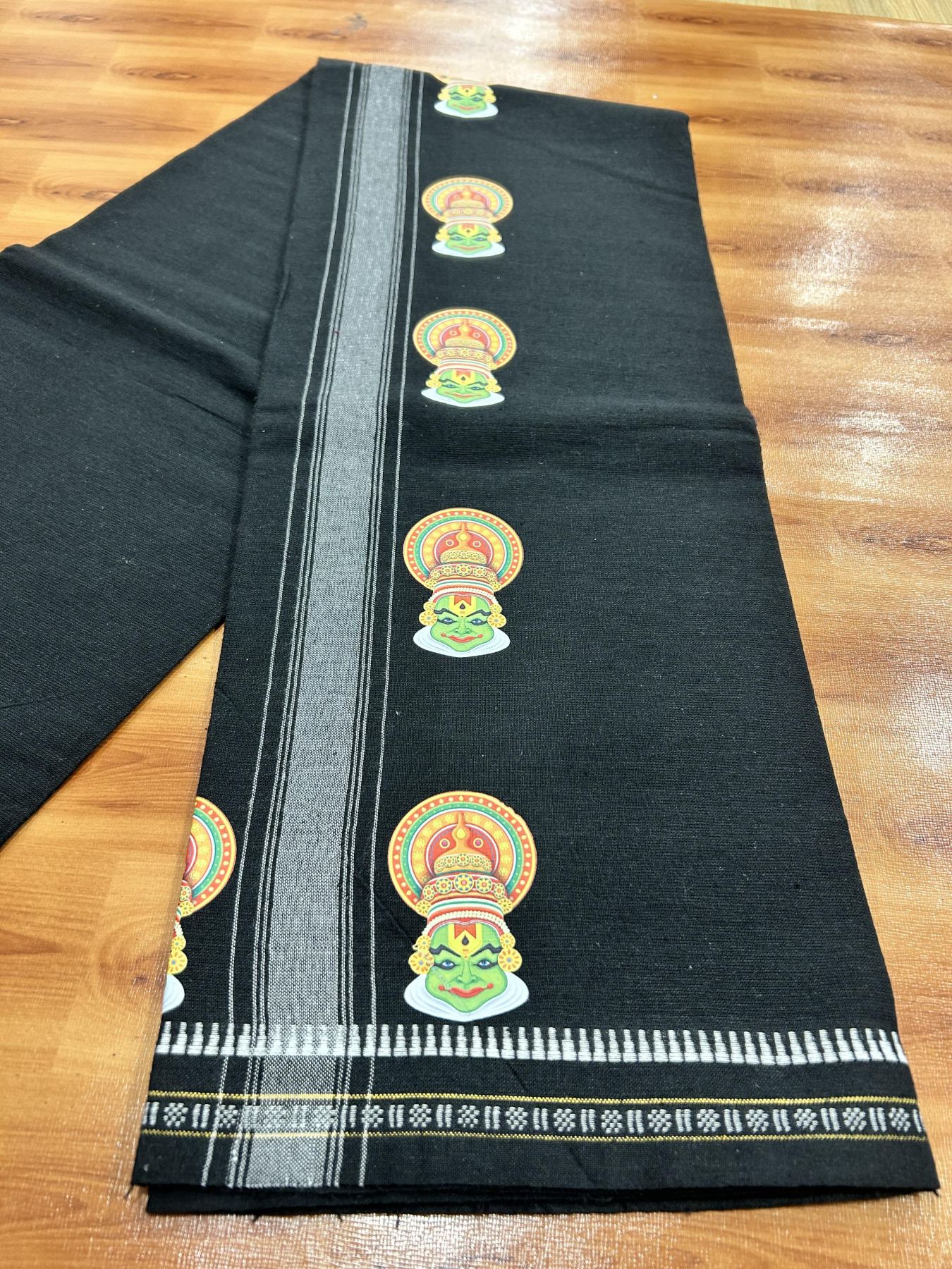 Single Kaily / Lungi - Mixed Cotton - 40s twisted - Kathakali Design Printed Kuppadam 1.75 inch White Stripes Kara with Black Colour Body (2 meter / 4 muzham) - 17 KK5423 GAN