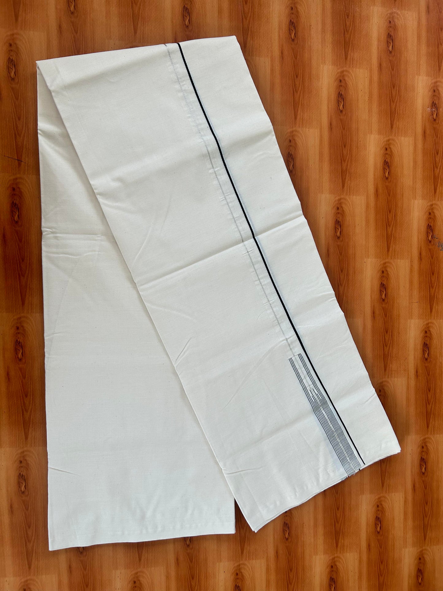 Single Mundu/Dhoti - Off White (Unbleached) 20% Discount !! KaithariKada Balaramapuram 100% Cotton Twisted 100s Thread - 0.75 inch Puliyilakkara Silver Kasav & Black Chutty Kara (2 meter/4 Muzham) - 7 KK5423 ASH