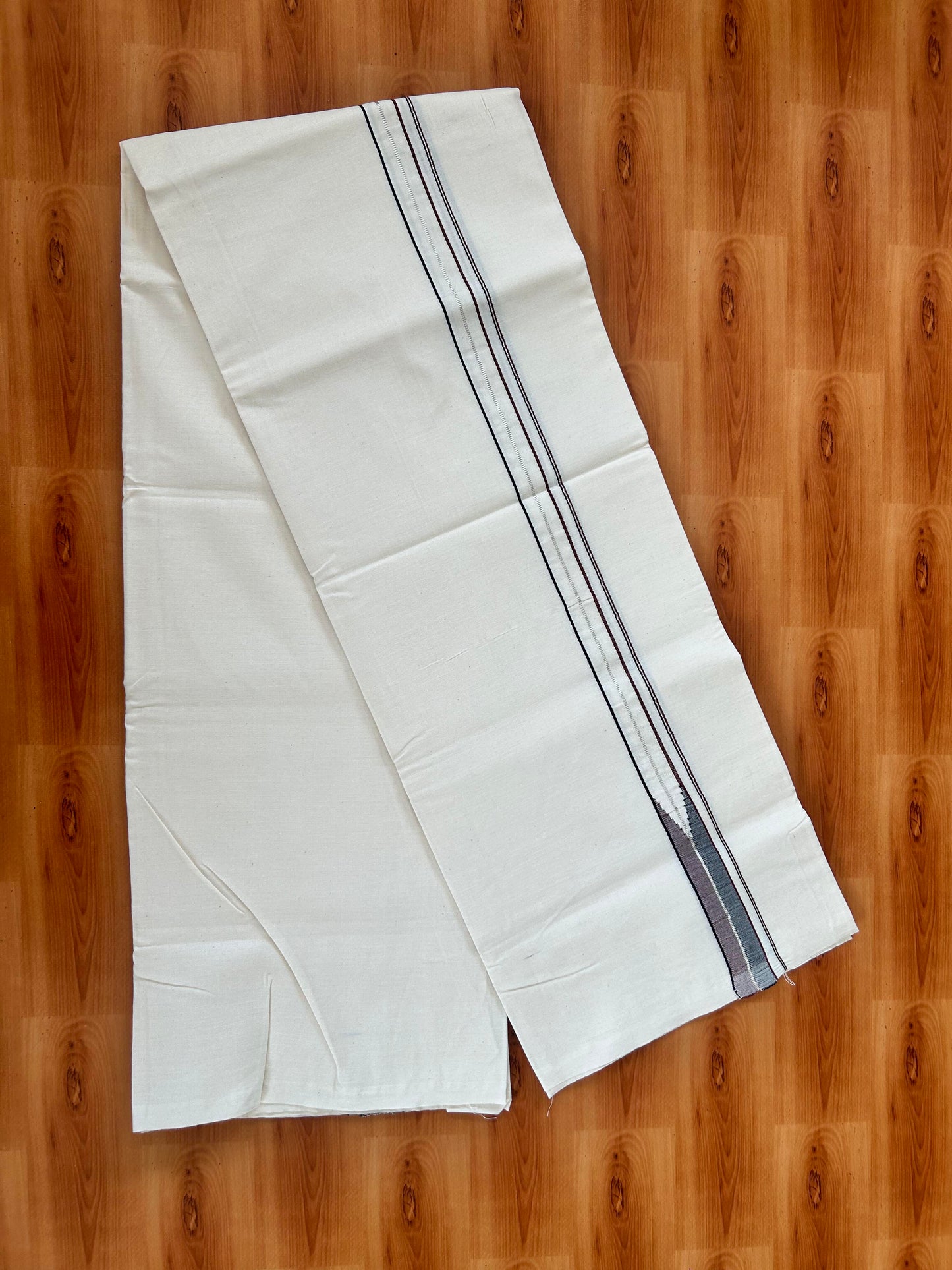 Single Mundu/Dhoti - Off White (Unbleached) 20% Discount !! KaithariKada Balaramapuram 100% Cotton Twisted 100s Thread - 0.75 inch Silver Kasav Black & Maroon Puliyilakkara Chutty (2 meter/4 Muzham) - 5 KK5423 ASH