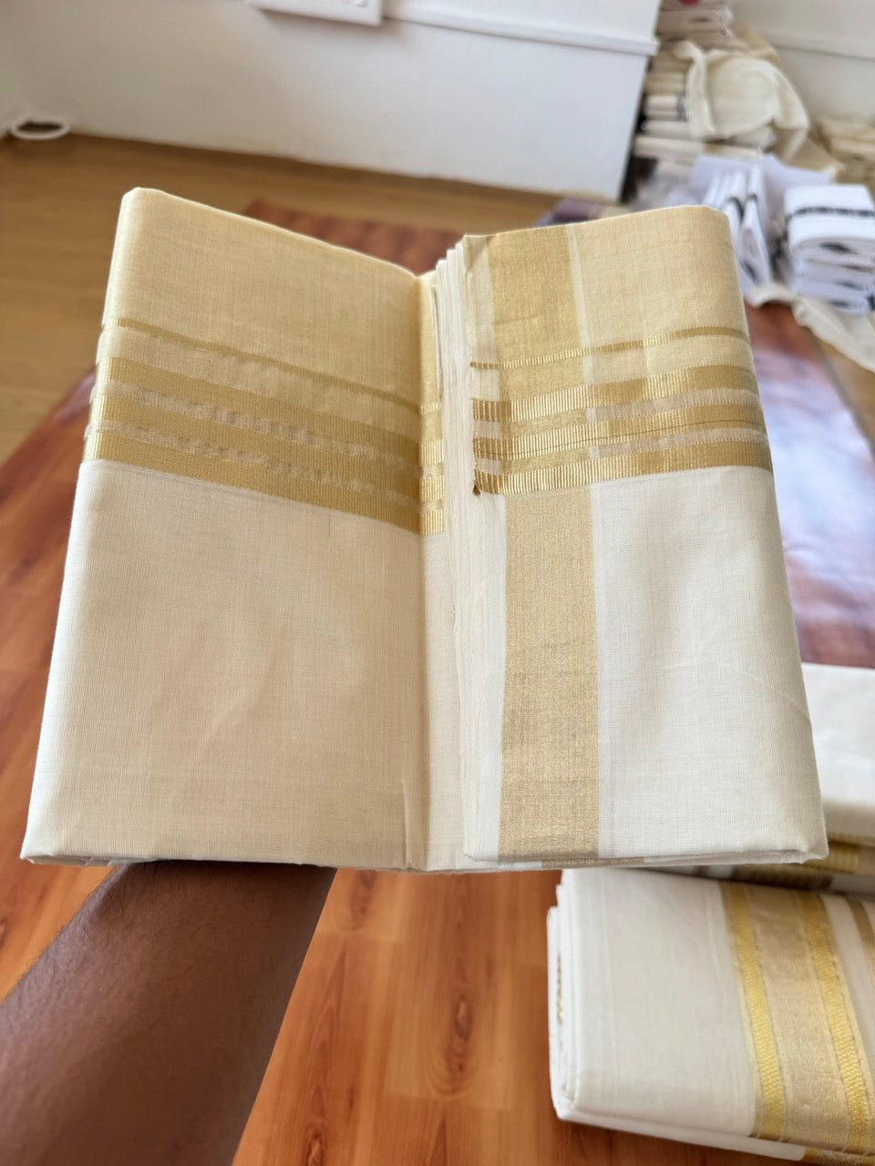 25% Discount ! KaithariKada Handloom Unakkupaav Kerala Handloom - 100% Pure Cotton Off White (Unbleached) Double Mundu/Dhoti - 100x80 - 7 Inch Gold Kasav Half Tissue Kara 4 mtr (8.5 muzham) - 21 KK5384 ABH
