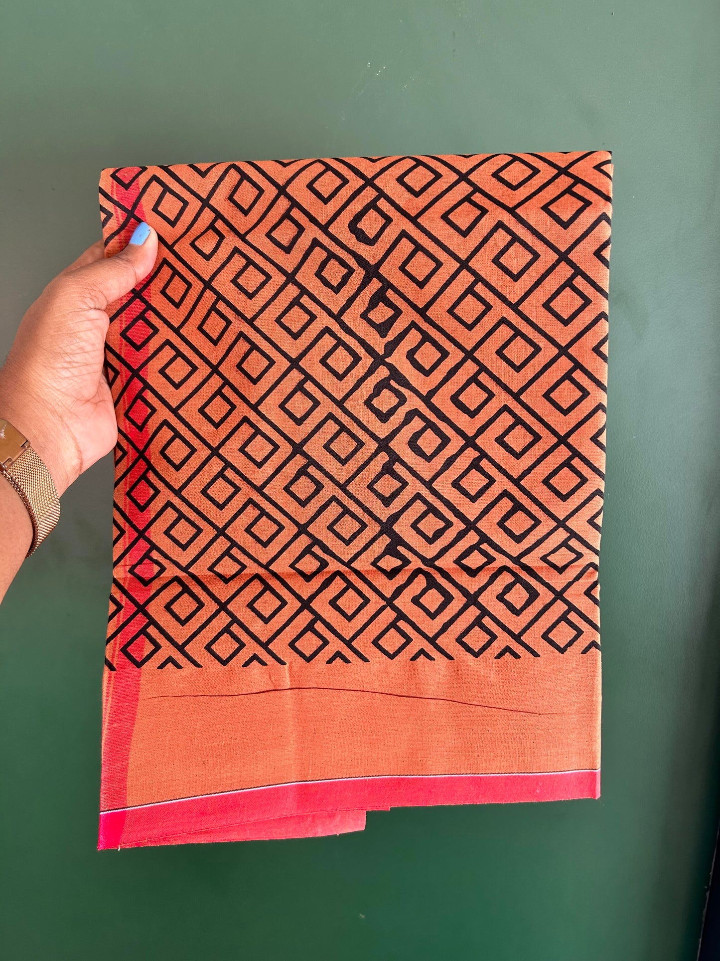 Single Kaily / Lungi - Mixed Cotton - (40s) - Black Design printed kuppadam kara with Dark Kavi colour body (2 meter / 4 muzham) - 3 KK8062 GAN
