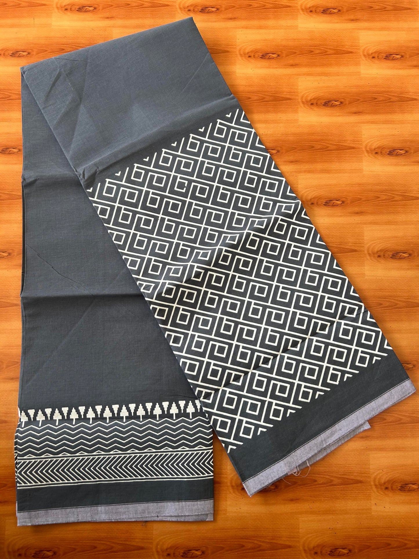 Single Kaily / Lungi - Mixed Cotton - (40s) - White Design printed kuppadam kara with Ash Grey colour body (2 meter / 4 muzham) - 11 KK8062 GAN