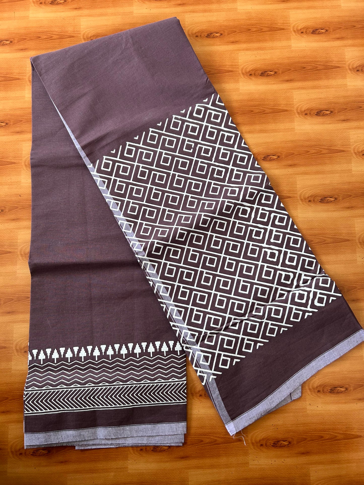 Single Kaily / Lungi - Mixed Cotton - (40s) - White Design printed kuppadam kara with Wine Brown colour body (2 meter / 4 muzham) - 14 KK8062 GAN