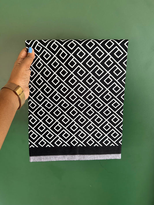 Single Kaily / Lungi - Mixed Cotton - (40s) - White Design printed kuppadam kara with Black colour body (2 meter / 4 muzham) - 17 KK8062 GAN