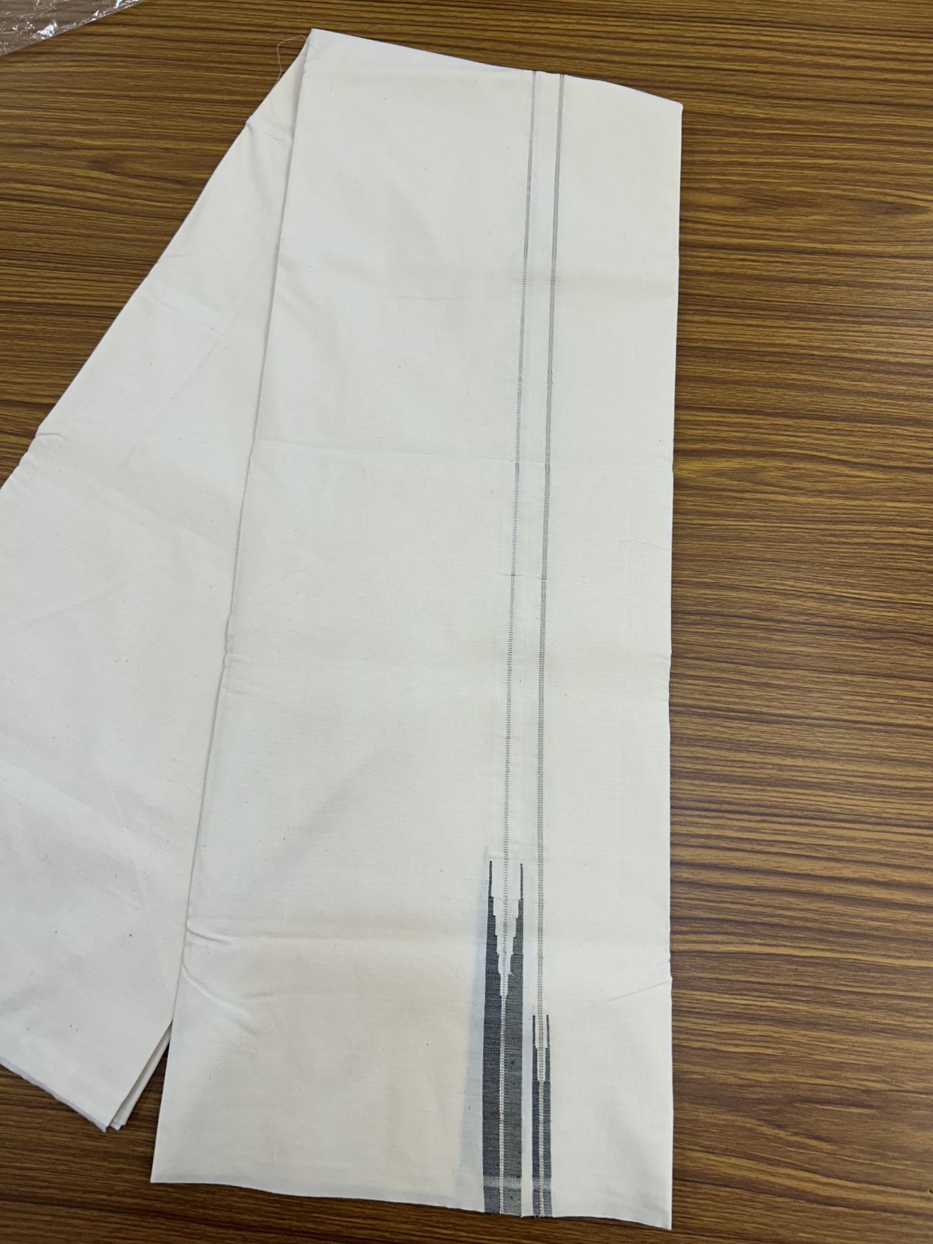 20% Discount! KaithariKada 100% Cotton off white Single - (Unbleached) Mundu/Dhoti Twisted 100s Thread- 100X100 - 0.5 inch Puliyilakkara Silver Kasav Sage Green & Black Chutty kara - 5 KK5325 ASH