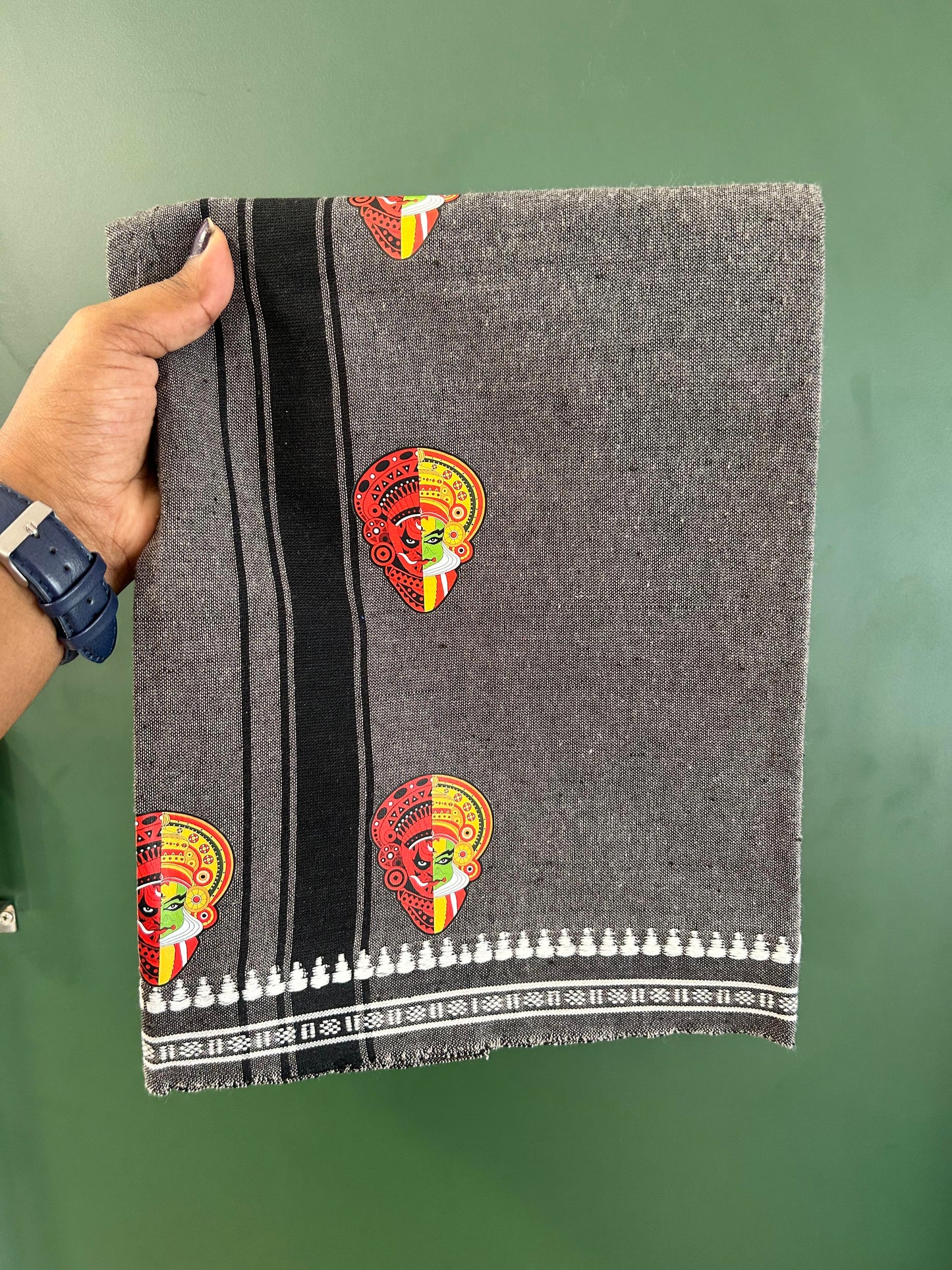 Single Kaily / Lungi - Mixed Cotton - 40s twisted - Kathakali + Theyyam Design Printed Kuppadam 1.75 inch Black Stripes Kara with Beige White + Black Colour Body (2 meter / 4 muzham) - 33 KK5423 GAN