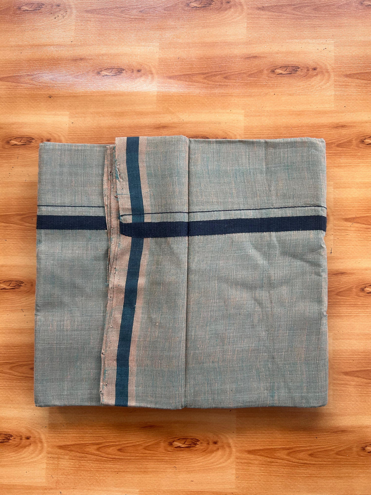 Kerala Handloom Single Kaily/Lungi - KaithariKada 100% Pure Cotton - 40s - 0.5 cm Black Kara With Green Brown Shaded colour Body - (2 meter / 4 muzham) - 1 KK5539 ELA