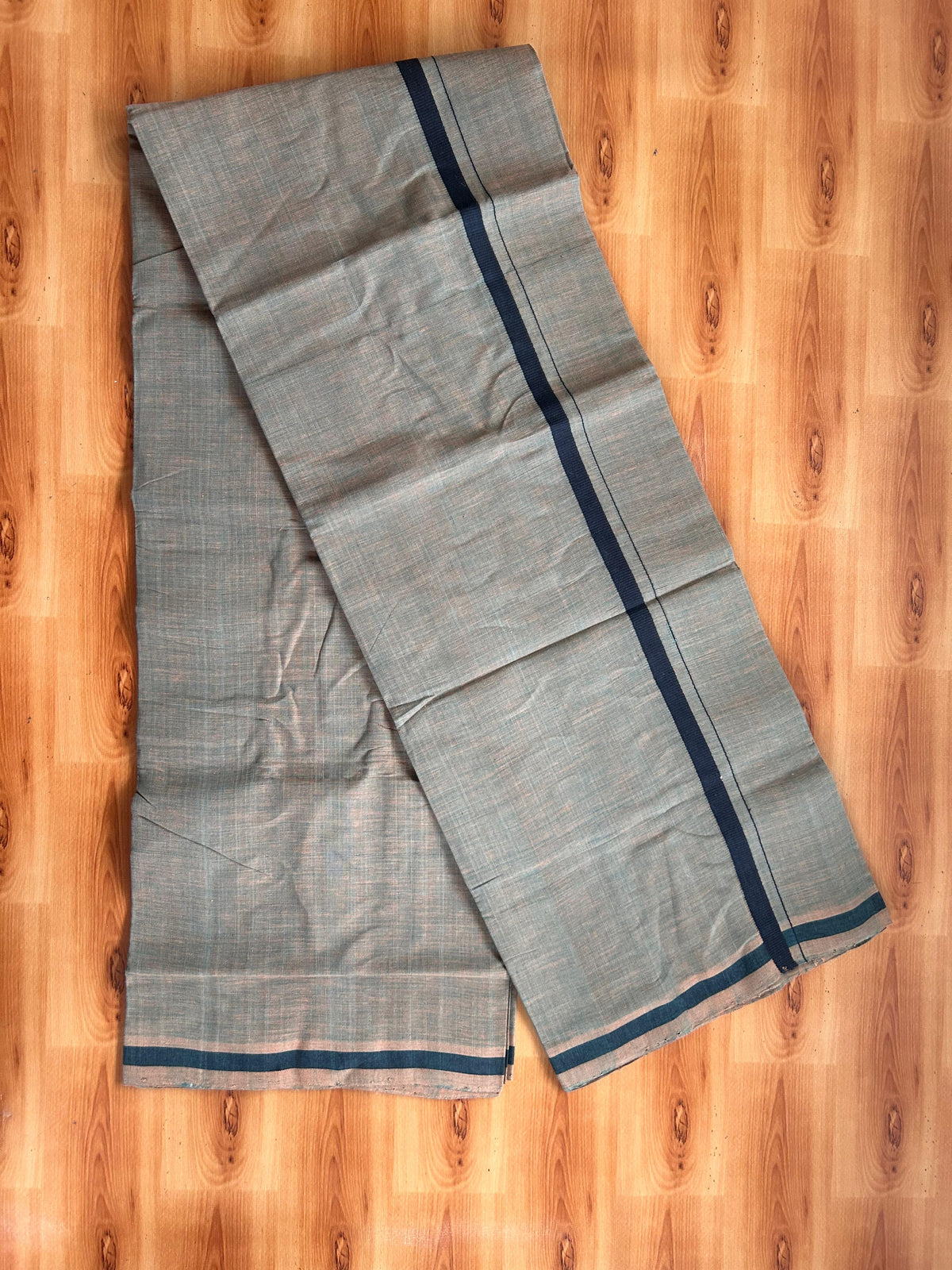 Kerala Handloom Single Kaily/Lungi - KaithariKada 100% Pure Cotton - 40s - 0.5 cm Black Kara With Green Brown Shaded colour Body - (2 meter / 4 muzham) - 1 KK5539 ELA