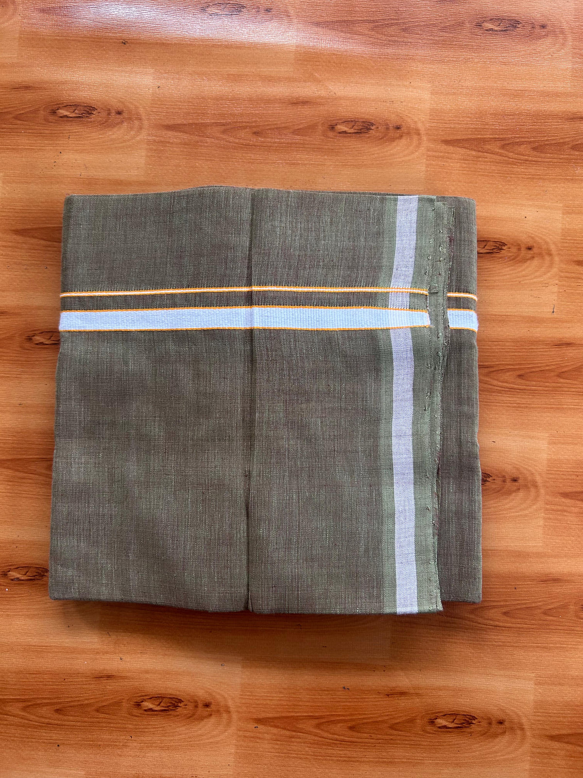 Kerala Handloom Single Kaily/Lungi - KaithariKada 100% Pure Cotton - 40s - 0.5 cm White & Orange Kara With Olive Green Brown Shaded colour Body - (2 meter / 4 muzham) - 5 KK5539 ELA