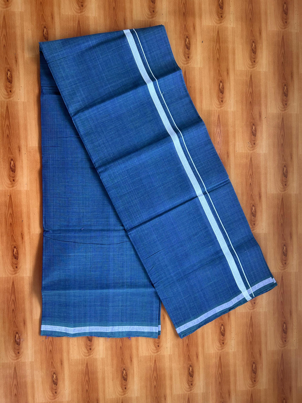 Kerala Handloom Single Kaily/Lungi - KaithariKada 100% Pure Cotton - 40s - 0.5 cm White Kara With Violet & Peacock Blue Shaded colour Body - (2 meter / 4 muzham) - 14 KK5539 ELA