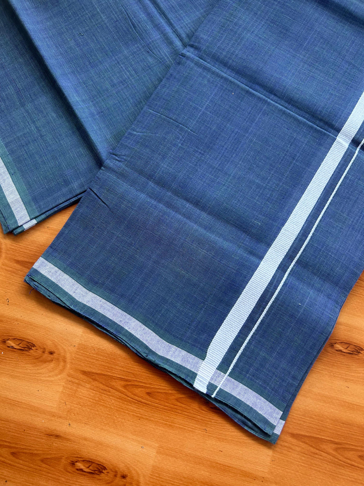 Kerala Handloom Single Kaily/Lungi - KaithariKada 100% Pure Cotton - 40s - 0.5 cm White Kara With Violet & Peacock Blue Shaded colour Body - (2 meter / 4 muzham) - 14 KK5539 ELA