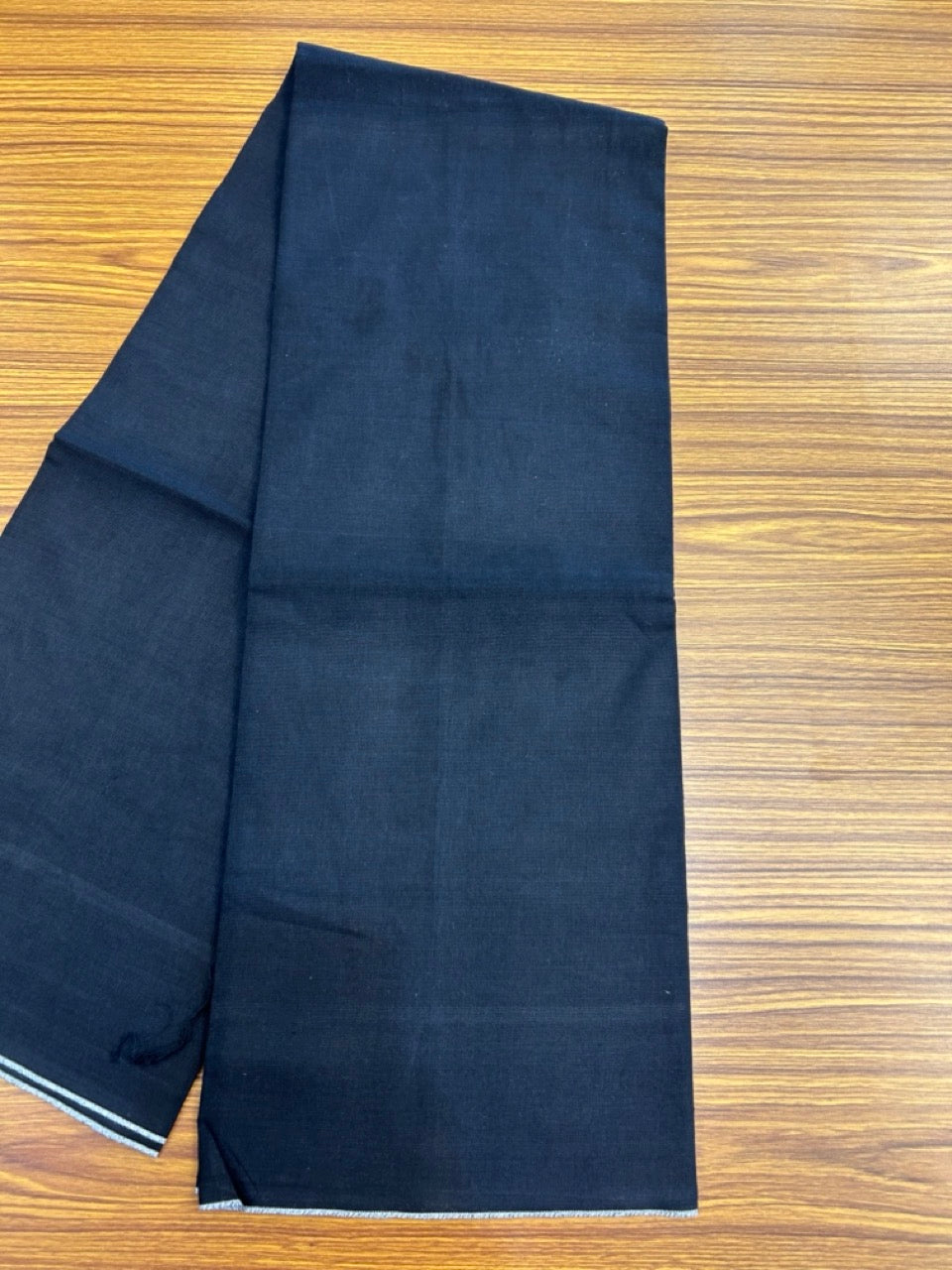 Premium Kathar Type Kavi Mund Pure cotton - Kaitharikada - Single Kaily / Lungi - 0.1 inch White thin kara Border with Black colour body (2 meter / 4 muzham) - 15 KK8039 MUT