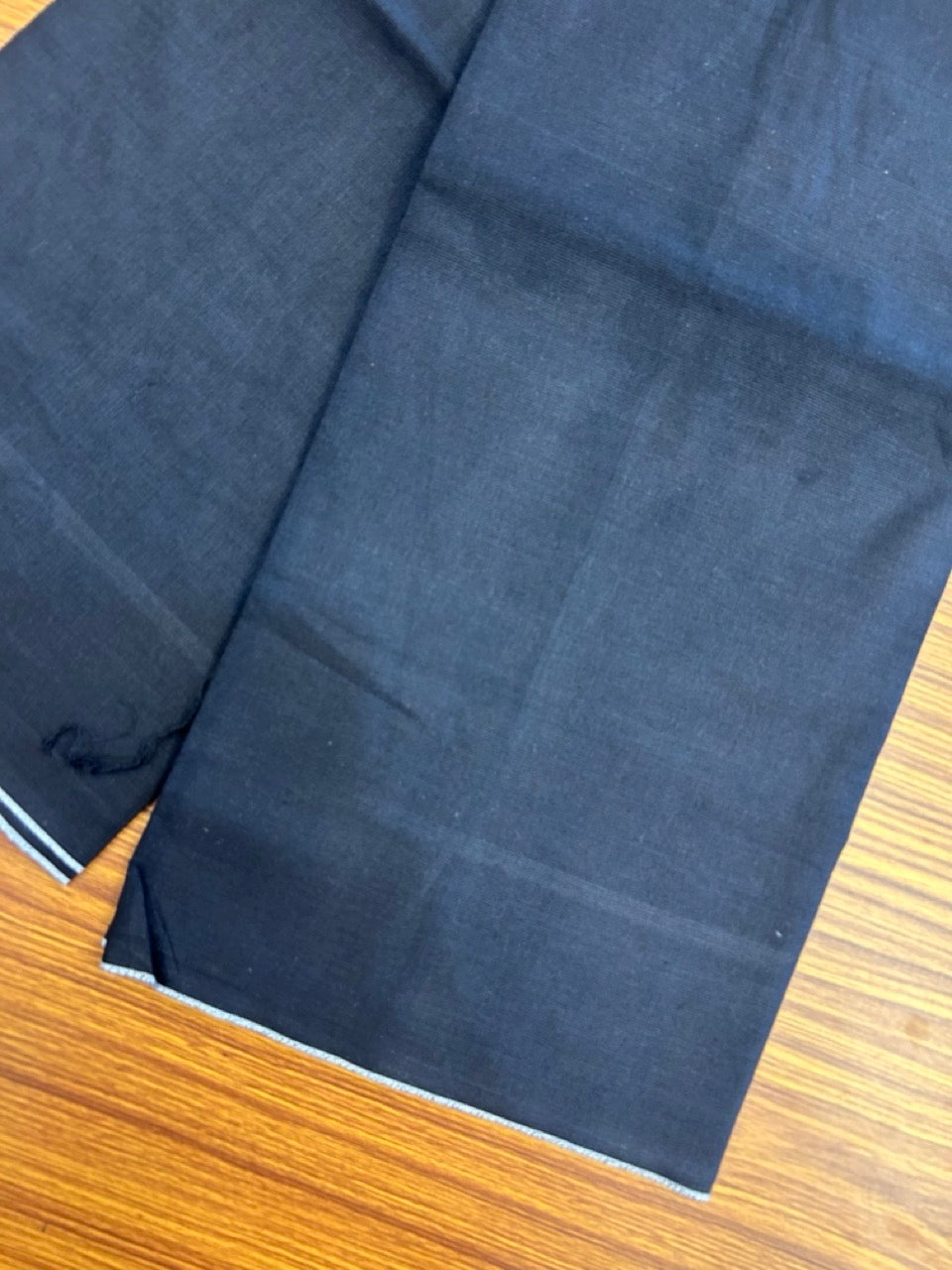 Premium Kathar Type Kavi Mund Pure cotton - Kaitharikada - Single Kaily / Lungi - 0.1 inch White thin kara Border with Black colour body (2 meter / 4 muzham) - 15 KK8039 MUT