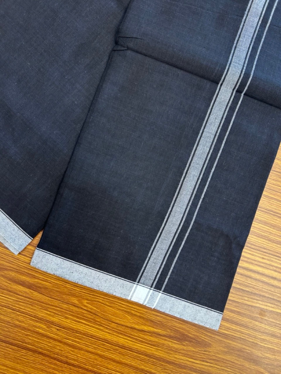 Premium Kathar Type Kavi Mund Pure cotton - Kaitharikada - Single Kaily / Lungi - 0.75 inch White thin kara , Border with Black colour body (2 meter / 4 muzham) - 16 KK8039 MUT