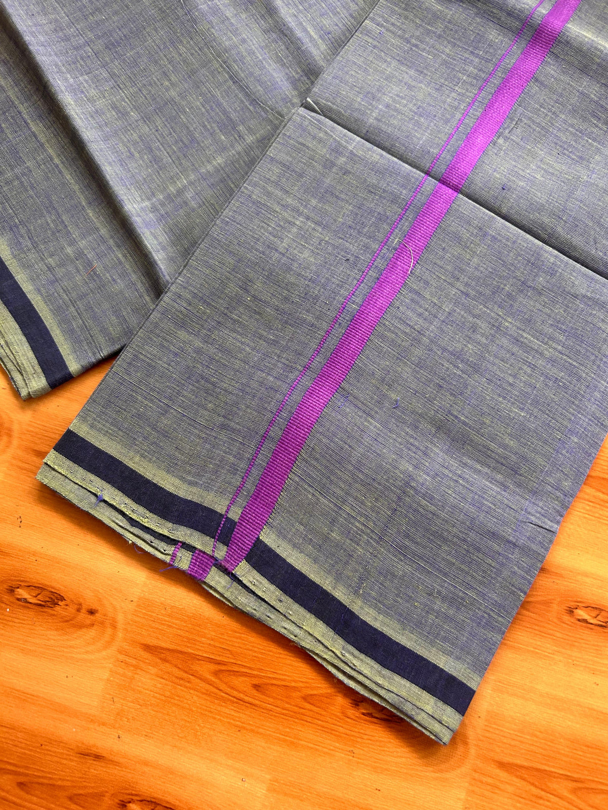 Kerala Handloom Single Kaily/Lungi - KaithariKada 100% Pure Cotton - 40s - 0.5 cm Purple Kara With Violet & Olive Green Shaded colour Body - (2 meter / 4 muzham) - 17 KK5539 ELA