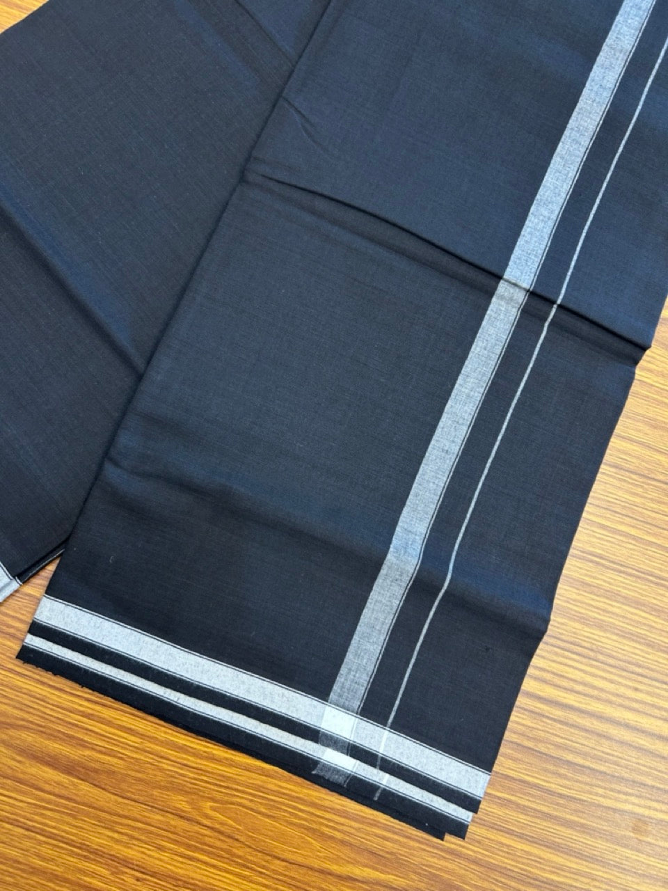 Premium Kathar Type Kavi Mund Pure cotton - Kaitharikada - Single Kaily / Lungi - 0.75 inch White  Stripes kara Plain Border with Black colour body (2 meter / 4 muzham) - 22 KK8039 MUT