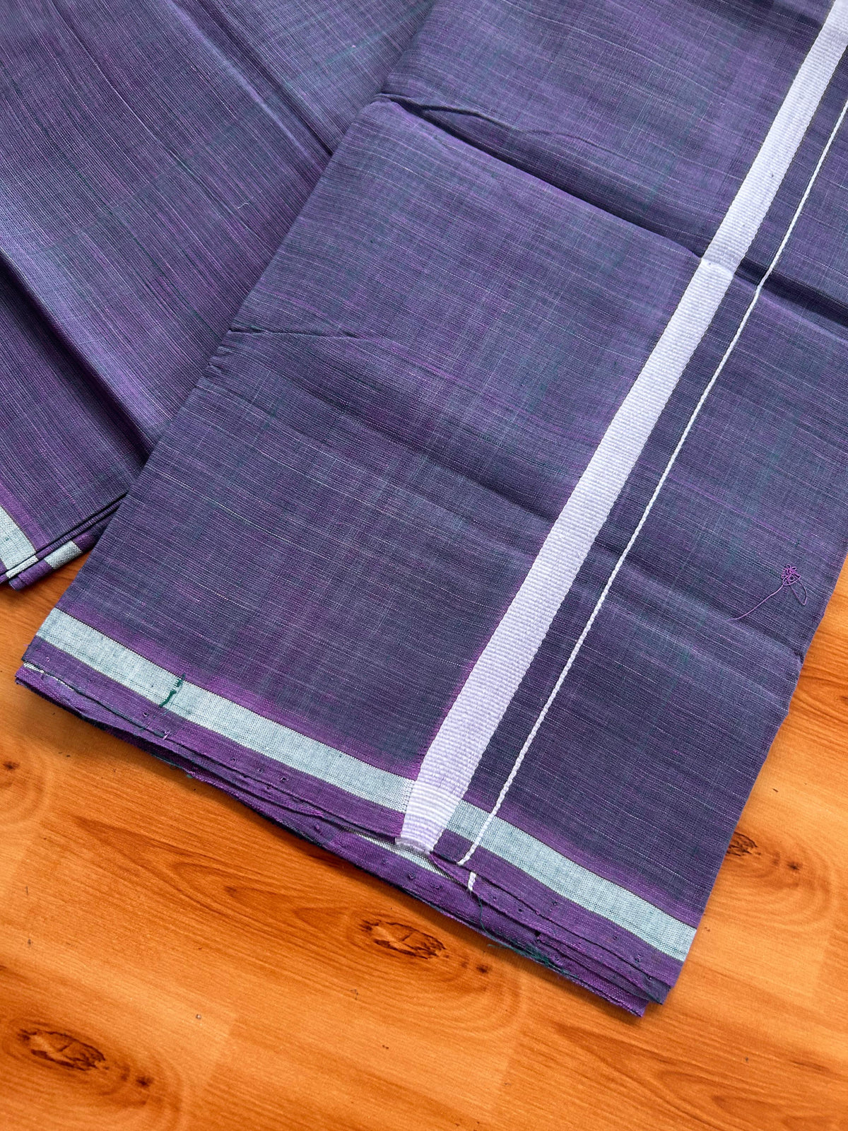 Kerala Handloom Single Kaily/Lungi - KaithariKada 100% Pure Cotton - 40s - 0.5 cm White Kara With Purple & Peacock Green Shaded colour Body - (2 meter / 4 muzham) - 18 KK5539 ELA