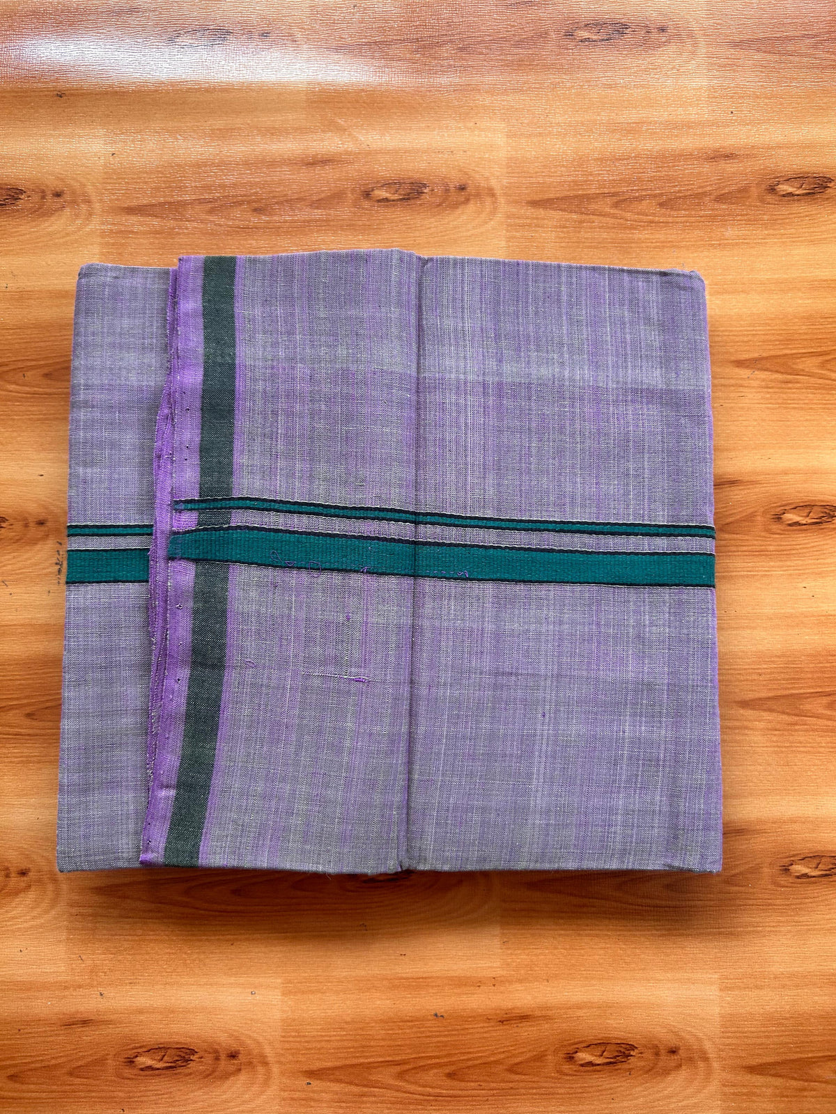 Kerala Handloom Single Kaily/Lungi - KaithariKada 100% Pure Cotton - 40s - 0.5 cm Green & Black Kara With Light Purple Olive Green Shaded colour Body - (2 meter / 4 muzham) - 20 KK5539 ELA