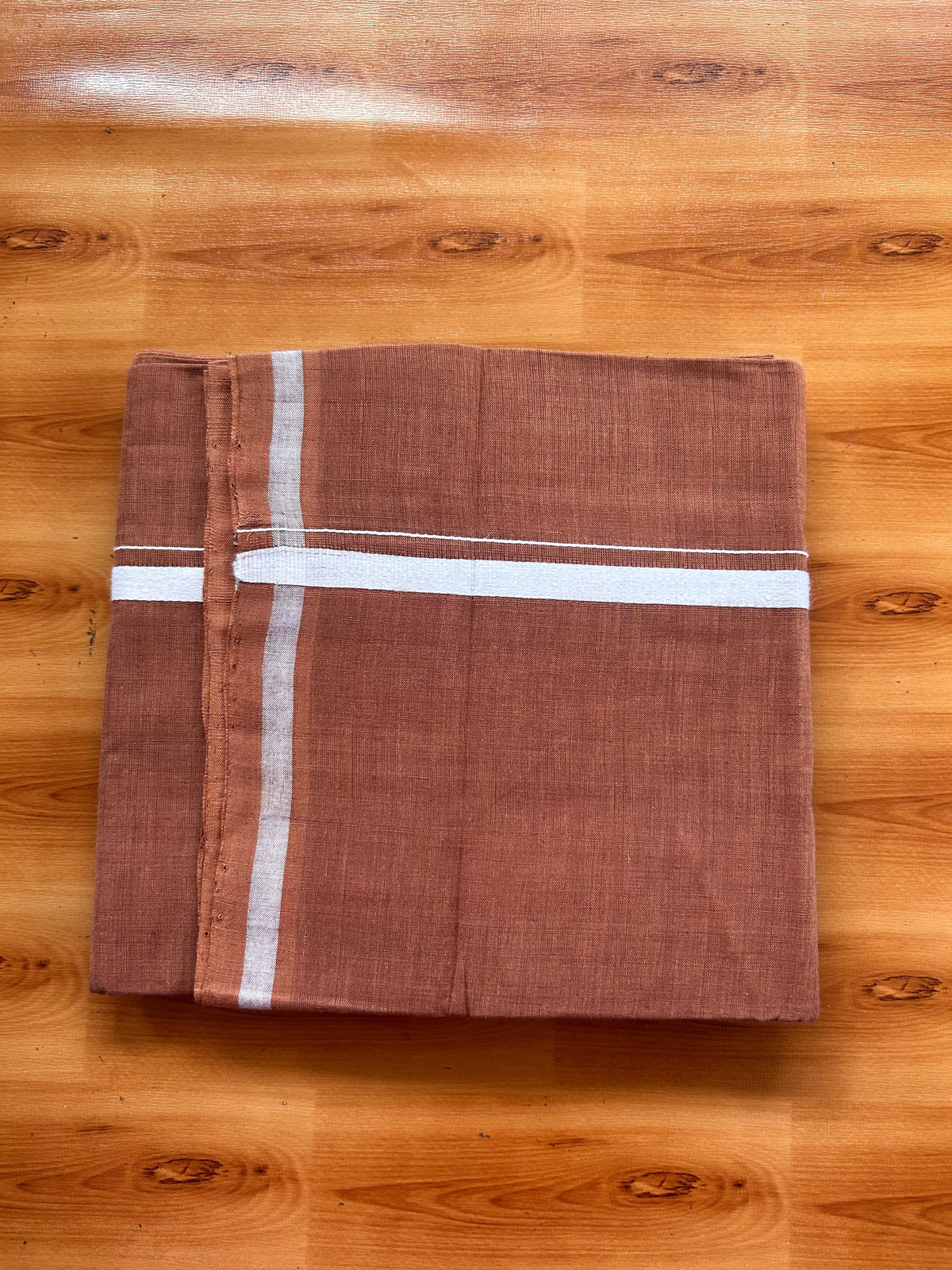 Kerala Handloom Single Kaily/Lungi - KaithariKada 100% Pure Cotton - 40s - 0.5 cm White Kara With Kavi Shaded colour Body - (2 meter / 4 muzham) - 23 KK5539 ELA