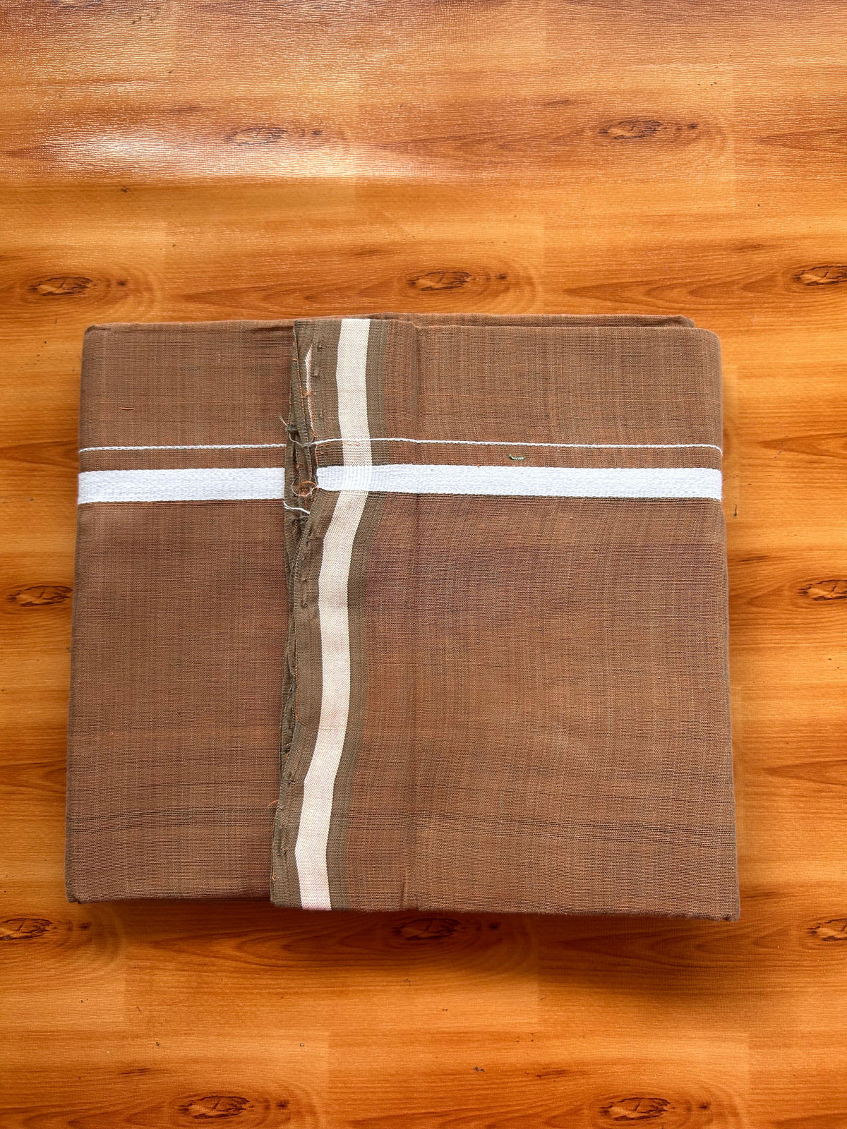 Kerala Handloom Single Kaily/Lungi - KaithariKada 100% Pure Cotton - 40s - 0.5 cm White Kara With Brown & Pastel Olive Shaded colour Body - (2 meter / 4 muzham) - 24 KK5539 ELA