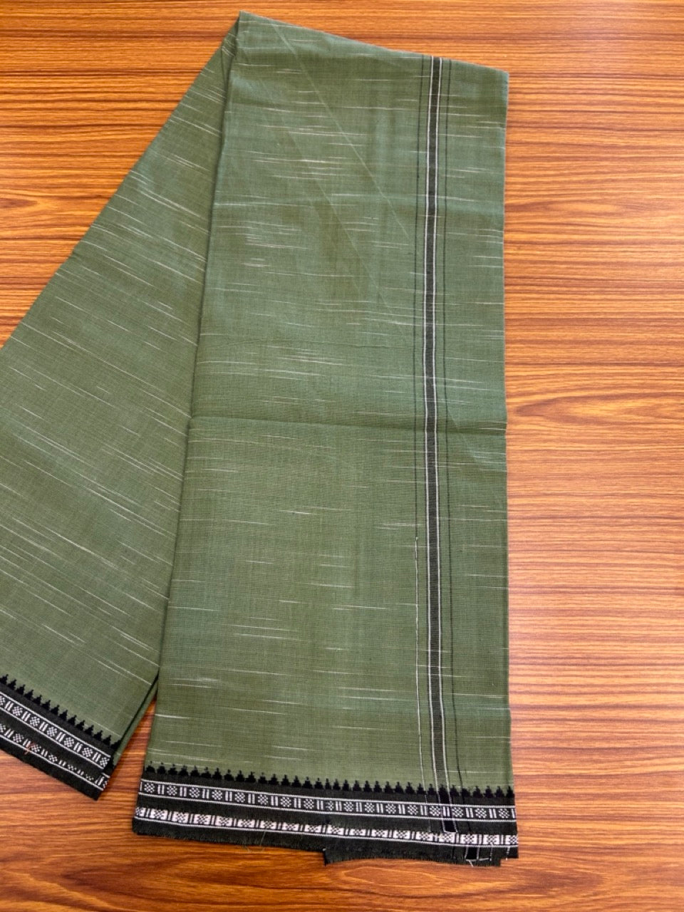Premium Kathar Type Kavi Mund Pure cotton - Kaitharikada - Single Kaily / Lungi - 1 inch Black & White Stripes Kara kuppadam Border with Green colour body  (2 meter / 4 muzham) - 2 KK8039 MUT