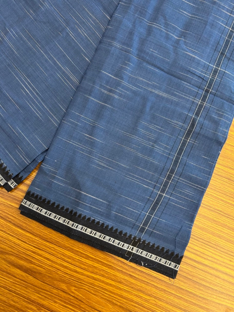 Premium Kathar Type Kavi Mund Pure cotton - Kaitharikada - Single Kaily / Lungi - 1 inch Black & White Stripes Kara kuppadam Border with Navy Blue colour body (2 meter / 4 muzham) - 5 KK8039 MUT