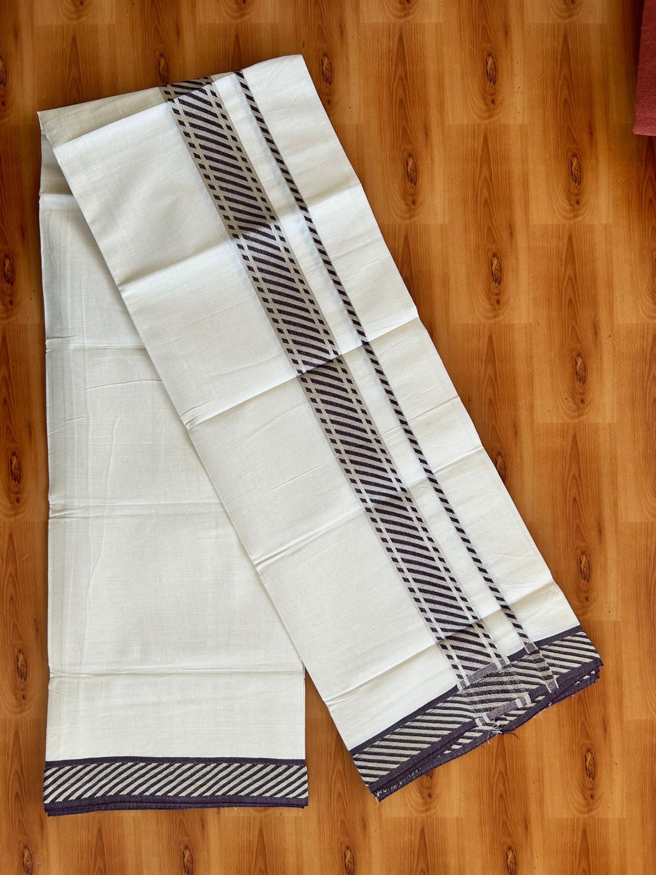 Single Off White (Unbleached) Mundu/Dhoti - 20% Discount ! KaithariKada 100% Pure Cotton - 70X30 - 1.75 inch Silver Kasav & Dark Purple Jacquard Design kara 2 mtr (4 Muzham) - 18 KK5494 PMC