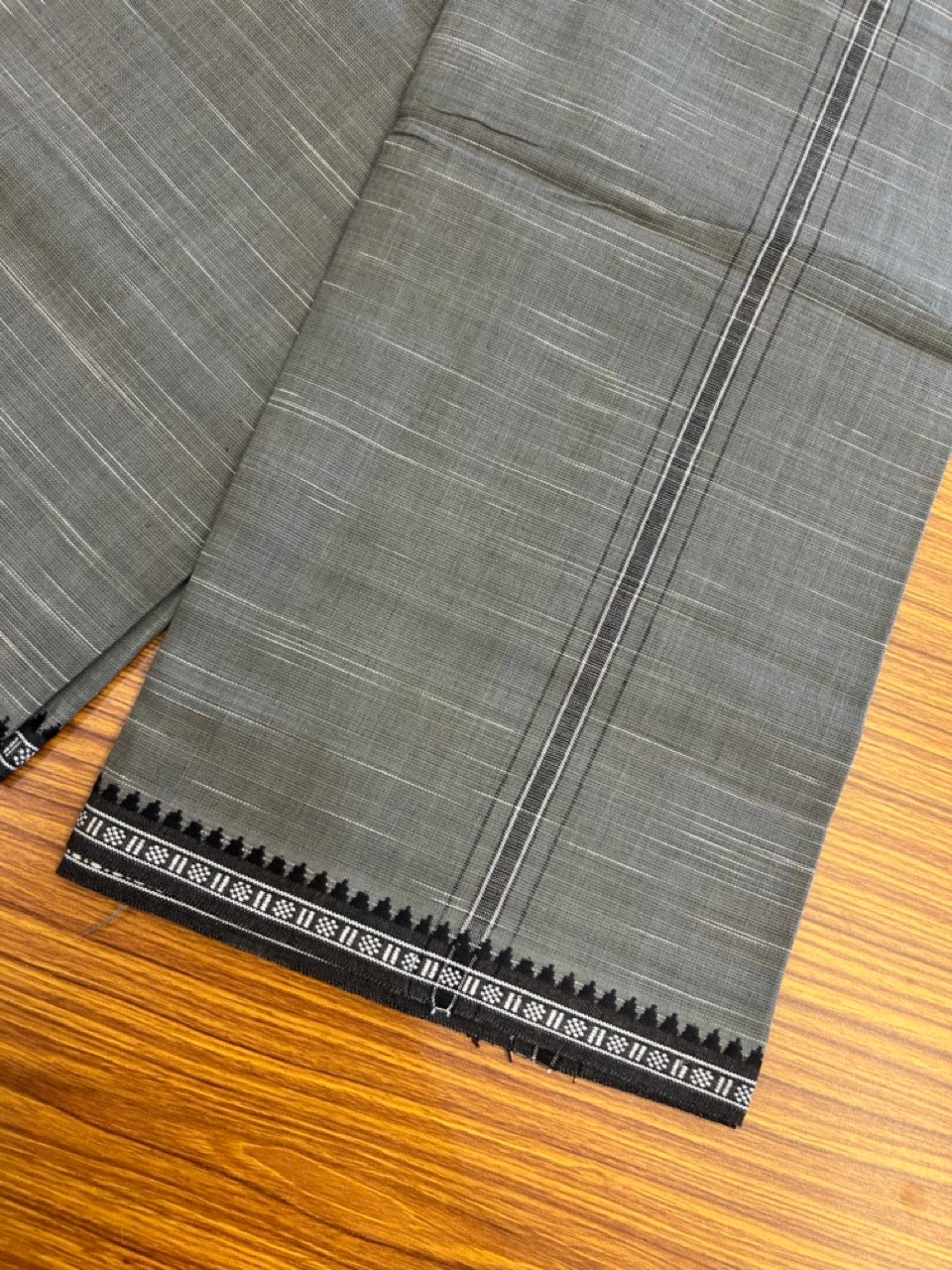 Premium Kathar Type Kavi Mund Pure cotton - Kaitharikada - Single Kaily / Lungi - 1 inch Black & White Stripes Kara kuppadam Border with Grey colour body (2 meter / 4 muzham) - 6 KK8039 MUT