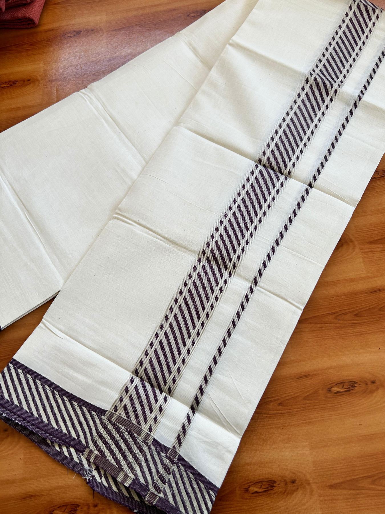 Single Off White (Unbleached) Mundu/Dhoti - 20% Discount ! KaithariKada 100% Pure Cotton - 70X30 - 1.75 inch Silver Kasav & Dark Purple Jacquard Design kara 2 mtr (4 Muzham) - 18 KK5494 PMC